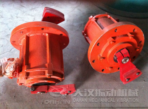 三次元振動(dòng)篩分機(jī)專(zhuān)用電機(jī)